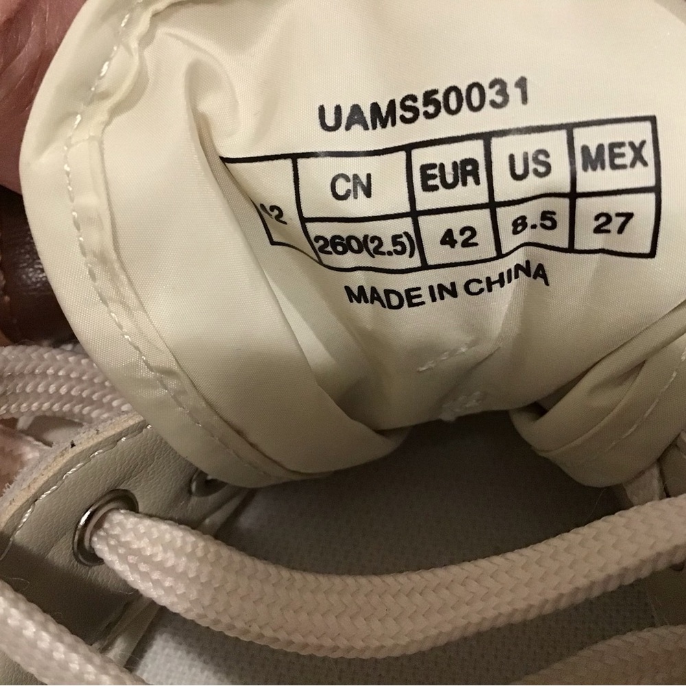 Women's Cream Sneakers SZ 8 1/2 - Picture 5 of 7